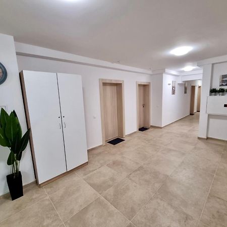 Best Family Apartments & Private Parking Sofia Esterno foto