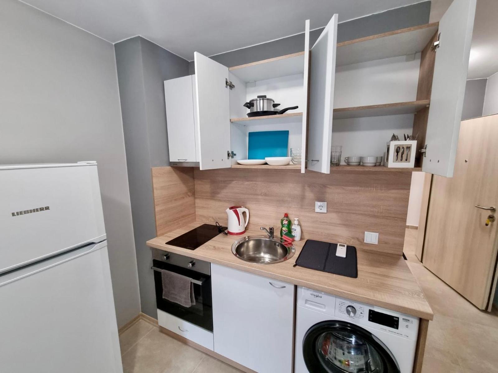 Best Family Apartments & Private Parking Sofia Esterno foto